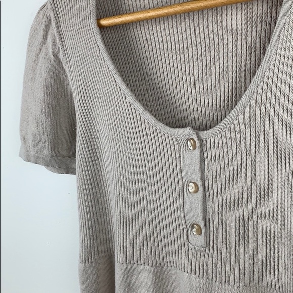 Escapade Blouse - Picture 2 of 6